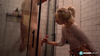 Helen's Steamy Shower to Bedroom Blowjob Bonanza