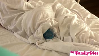 Jessie Saint's Easter Egg of Desire: Creamy Stepbrother Surprise