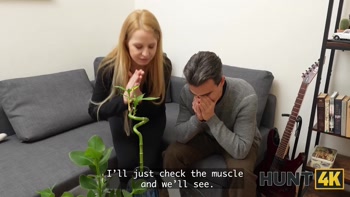 HUNT4K. Sex with a hot woman is the best leg treatment