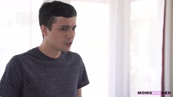 Stepmom Your Lips Taste Like Pussy - S16:e8