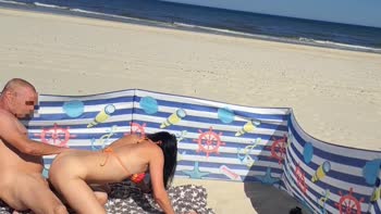 Laluna-Love's Wild Beachside Romp: Stepsister Seduction