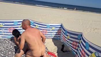Laluna-Love's Wild Beachside Romp: Stepsister Seduction