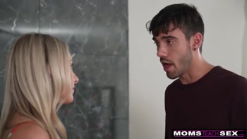 Stepmom Leaves Milk Out for Santa - S18:e9