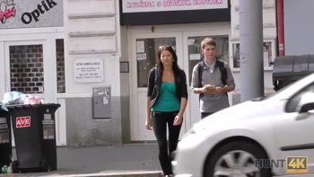 HUNT4K. Man pays attractive tourist money for quickie at his place