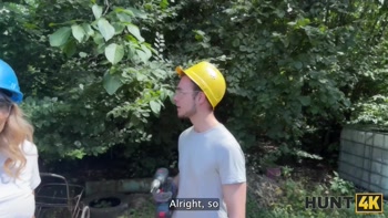 HUNT4K. Hunter seduced a handywoman, her BF caught them and saw Hunter’s cumshot inside her pussy