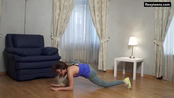Marina's Flexy Delight: Acrobatic Beauty Bends in HD