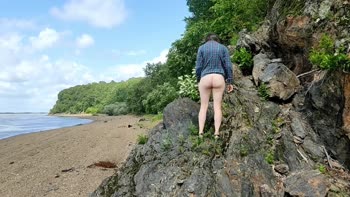 MissPopa's Risky Beach Adventure: Flashing Ass & Running Naked