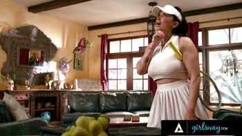 Romi Rain Teaches Petite Stepdaughter Kimmy Kimm Tennis, But Her Lessons Turn Steamy