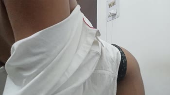 Desi Girl's Solo Squirt Show: Desi_Girl23's Big Ass Masturbation