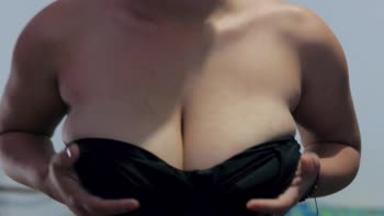 MiniMaggi's Juicy Leaks: A Teen (18+) Mom's Sultry Solo