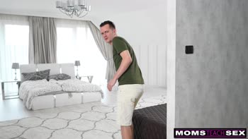 Sam Bourne's POV Seduction: European Milf Nelly Kent Delivers