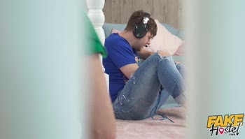 Fake Hostel Prank Turns into Anal Lovestory for Short Hair Babe