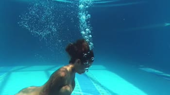 Heidi Van Horny's Sizzling Underwater Solo Show
