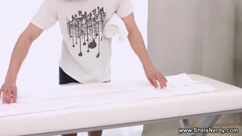 Bella's Sultry Massage Seduction: European Teen (18+) Delivers a Creamy Cumshot
