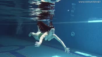 Diana's Underwater Delight: Big Boobs and Bikini in a Splashy Solo Show