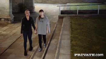 Private-com - Shaved Headed Gabi Gold & Luna Rival Orgasm!