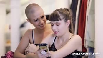 Private-com - Shaved Headed Gabi Gold & Luna Rival Orgasm!