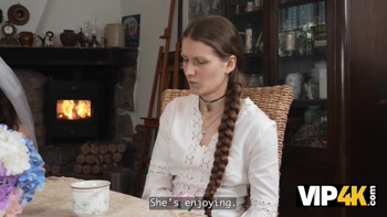 VIP4K. The Bride's friends prepares the best gift for her
