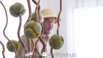 Scarlett Hampton - Scarlett's Cheeta Cosplay Frenzy: Big Dick Delight