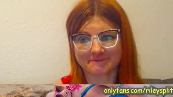 RileySplit's Sizzling Solo: Redhead Sensation in Pantyless Perfection