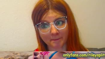 RileySplit's Sizzling Solo: Redhead Sensation in Pantyless Perfection