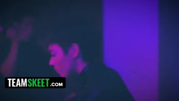 Cyberpunk Brooklyn Gray Cosplays a Futuristic Babe and Gets Creampied Hard