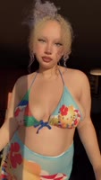 Vanilla Faith's Bikini Babe Show: Hot 19-Year-Old Anal Fun