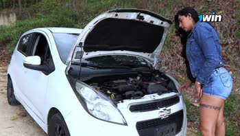 Tommy Miller's Car Sex Surprise: Pregnant Colombian Beauty Offers Blowjob in Exchange for Help