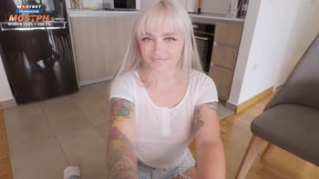 Leah Meow's Blonde Babe Seduction: Reverse Cowgirl POV Blowjob