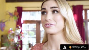 Sofie Marie's Steamy Seduction of Stepdaughter Delilah Day