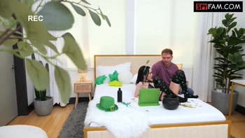 Stepbro Helps Selina Imai Put On A Show For Her Fans