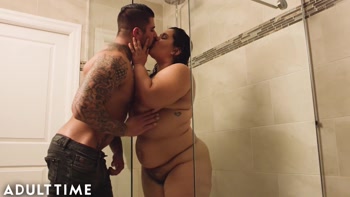 Karla Lane's Steamy Shower Seduction: Big Beautiful Tits & Romantic Moments