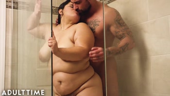 Karla Lane's Steamy Shower Seduction: Big Beautiful Tits & Romantic Moments