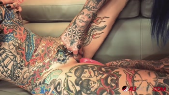 Tigerlilly & Amber Luke's Sultry Strapon Playdate