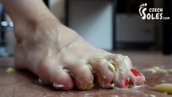 Sizzling Czech Giantess Crush: Long Toes and Bare Soles