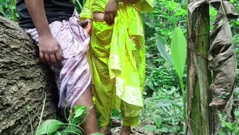 Desi Girl 07's Jungle Affair: A Steamy Outdoor Encounter