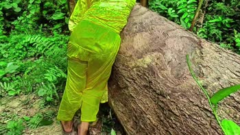 Desi Girl 07's Jungle Affair: A Steamy Outdoor Encounter