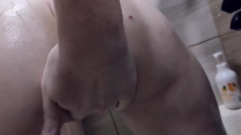 Terefur's Sizzling Step-Sister Surprise: Bath Time Blowjob & Hardcore