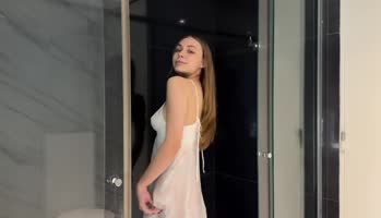 HellooooKiki - Kiki's Wet to Dry Clothing Frenzy