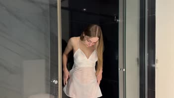 HellooooKiki - Kiki's Wet to Dry Clothing Frenzy