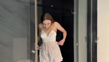 HellooooKiki - Kiki's Wet to Dry Clothing Frenzy