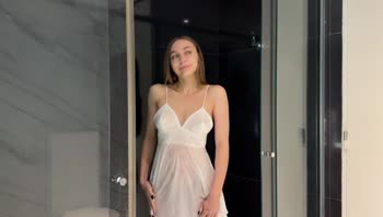 HellooooKiki - Kiki's Wet to Dry Clothing Frenzy