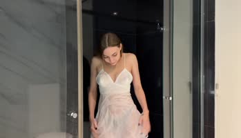 HellooooKiki - Kiki's Wet to Dry Clothing Frenzy