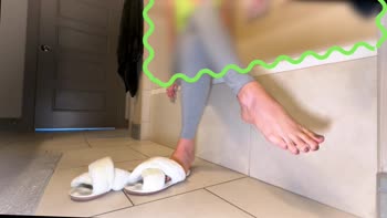 GoddessChloeLove - Goddess Chloe's Humiliating Solo Session: Feet Worship & Beta Male Training