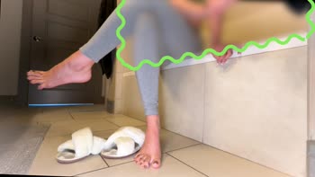 GoddessChloeLove - Goddess Chloe's Humiliating Solo Session: Feet Worship & Beta Male Training