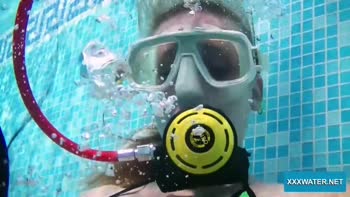 Minnie Manga's Underwater Lesbian Delight