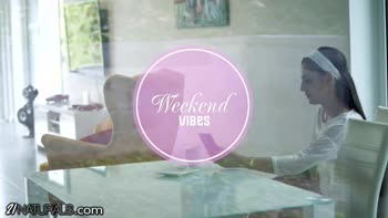 21Naturals I Got Weekend Vibes in My Pussy