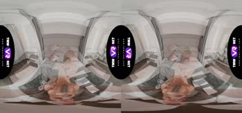 Lola's Sizzling VR Studying Break