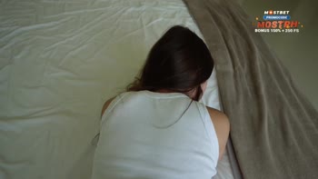 Sharing a Bed with Stepsis Deluxe_Bitch in Steamy Family Swap