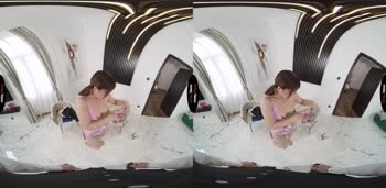 Konnichiwa! Tokyo Temptress in Steamy Virtual Reality